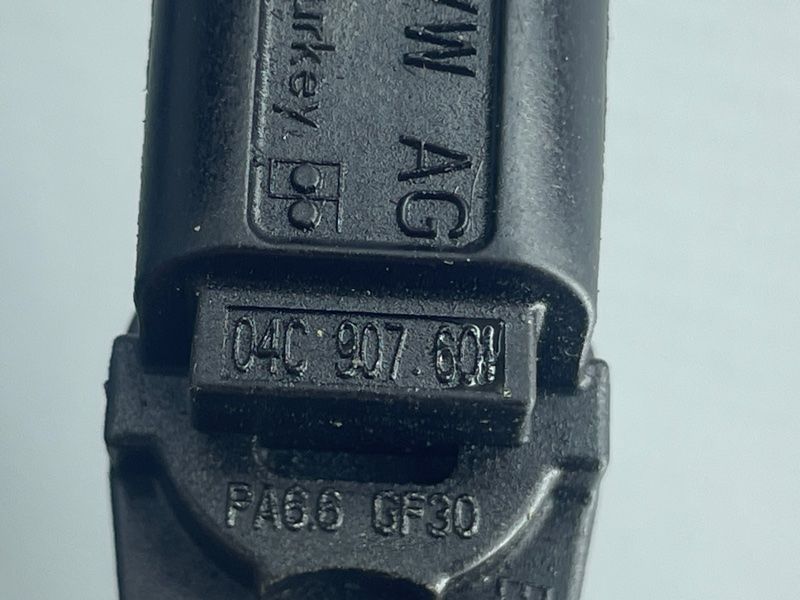 Датчик положення колінвалу 04C907601 Audi A6