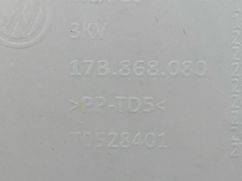 Обшивка дверей 17B867012QRRX Volkswagen Jetta