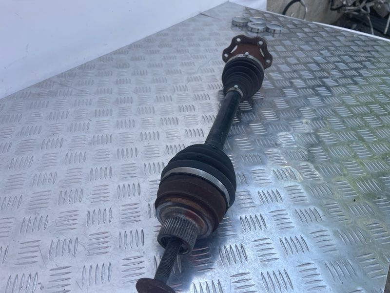 Приводной вал передний 4G0407271F Audi A6 Audi A6, Audi A7, Audi A8, Audi Q5, Audi RS7, Audi S6, Audi S7, Audi S8, Audi SQ5