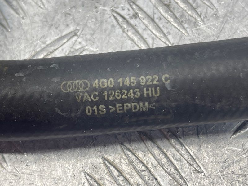 Патрубок системы охлаждения 4GH0145922C Audi A6