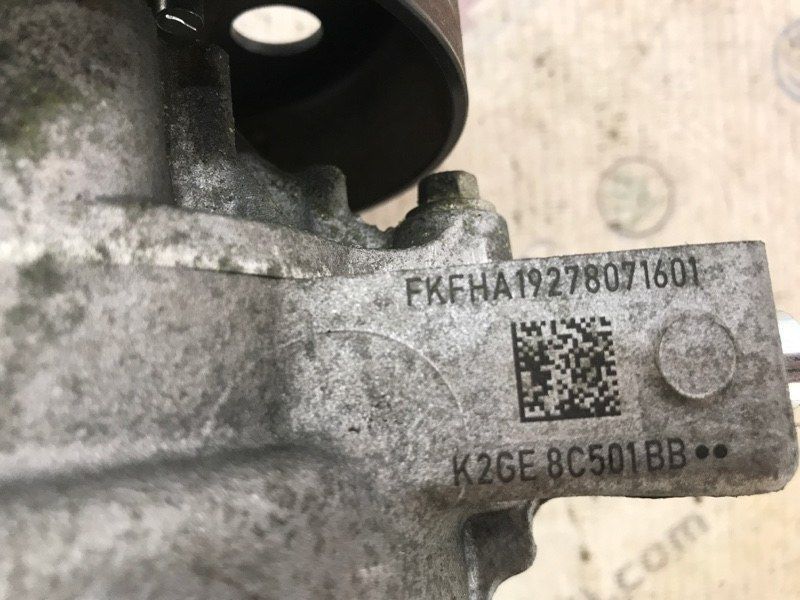 Помпа водяна K2GE8C501BB Ford Escape