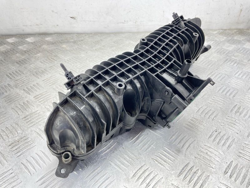 Колектор впускний 31431777 Volvo XC90