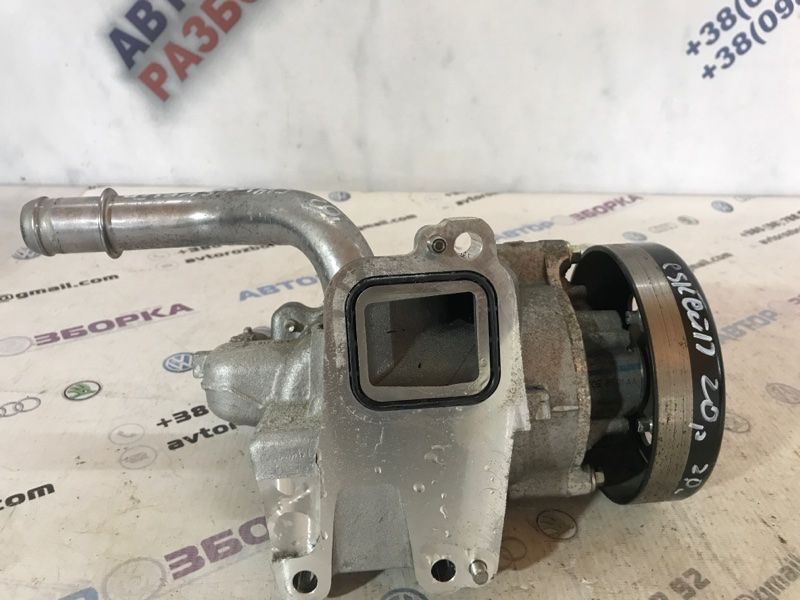Помпа водяна K2GE8C501BB Ford Escape