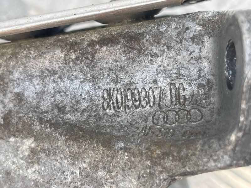 Опора / кронштейн двигуна 8K0199307BG Audi Q5
