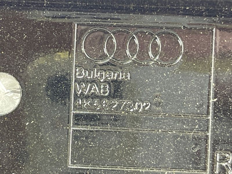 Петля крышки багажника Audi A6