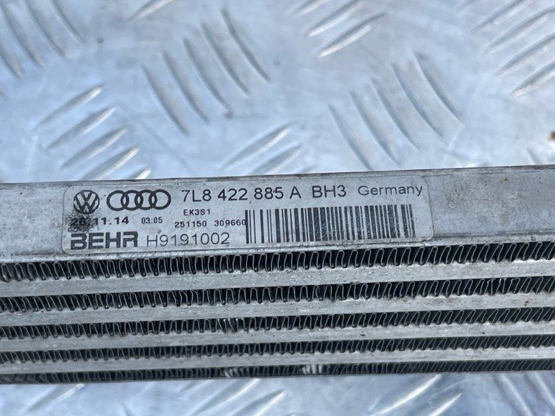 Масляный радиатор 7L8422885A Audi Q7