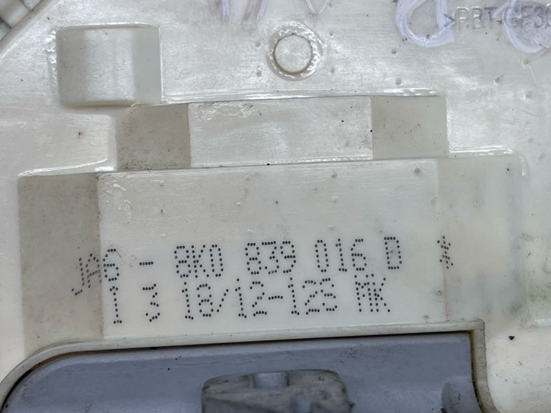 Замок двери 8K0839016D Audi A4