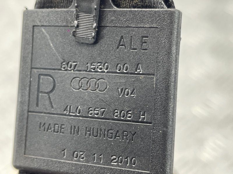 Ремінь безпеки сидіння 2-го ряду 4L0857806HV04 Audi Q7