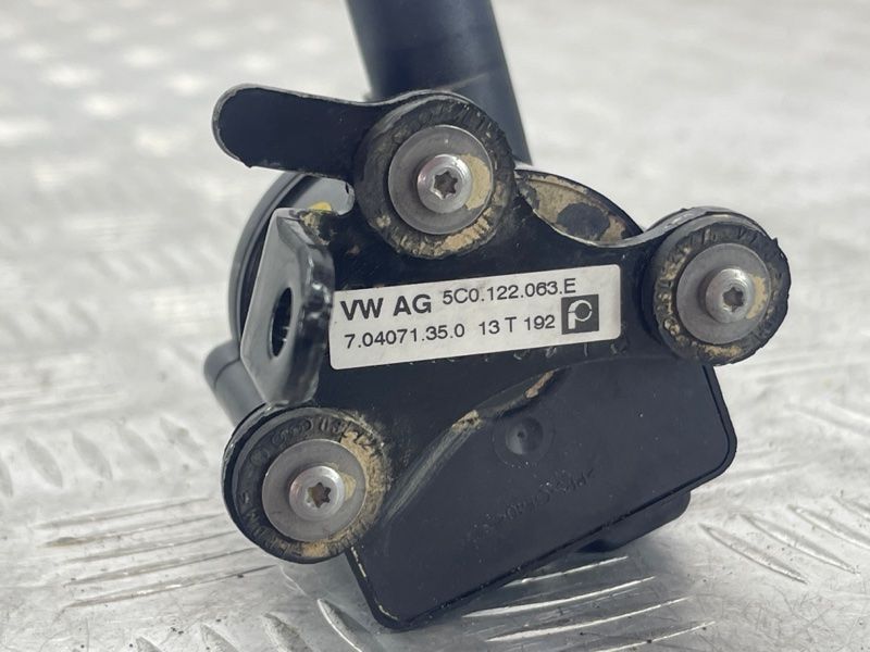 Насос системы охлаждения 5C0122063E Volkswagen Passat