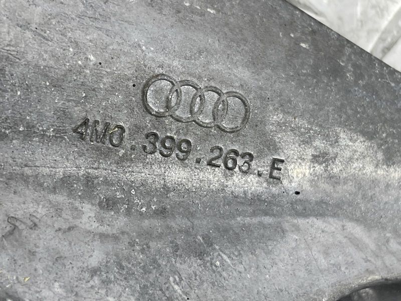 Траверса АКПП 4M0399263E Audi Q7 Audi Q7, Audi Q8