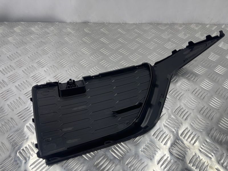Решітка повітрозабірника бампера 4M0890682B Audi Q7