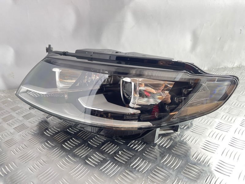 Фара ксенон (AFS) 3C8941753Q Volkswagen CC