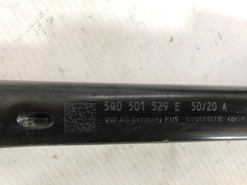 Важіль поперечний задній 5Q0501529E Volkswagen Tiguan