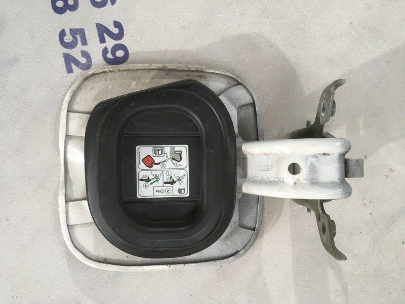 Корпус лючка кришки паливного бака в зборі 8A8374405A26AD Ford Flex