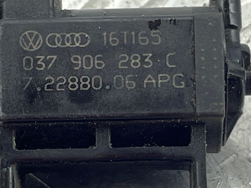 Клапан електромагнітний 037906283C Audi Q7