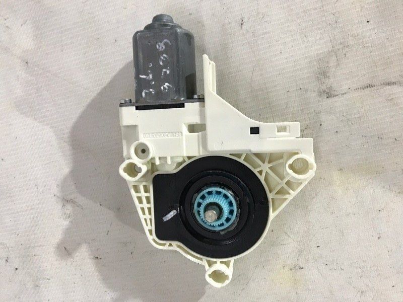 Электродвигатель стеклоподъемника задний левый 8K0959811A Audi A6 Audi A4, Audi A4 Allroad, Audi A6, Audi Q3, Audi Q5, Audi S4, Audi S6, Audi SQ5, Porsche Cayenne, Volkswagen Touareg