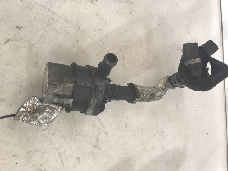 Насос охолоджувальної рідини 8K0965567B Audi Q7