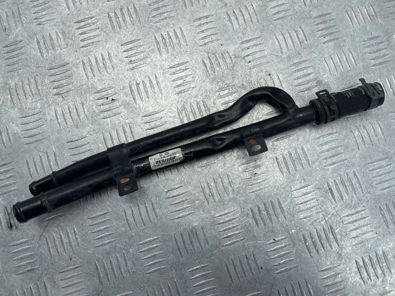 Трубопровід системи охолодження 7P6121070AP Volkswagen Touareg