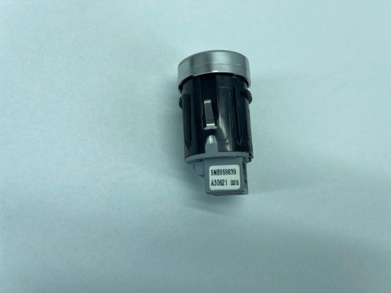 Кнопка cтарт/cтоп 5NB9598393Q7 Volkswagen Tiguan