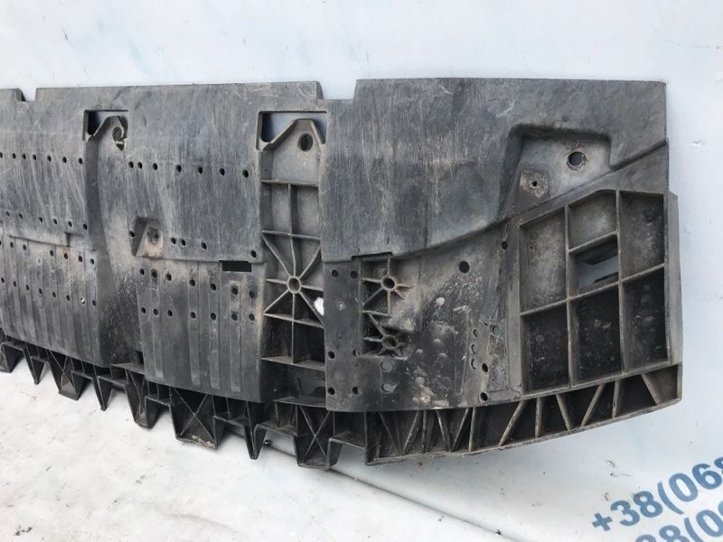 Захист бампера 8U0807233H Audi Q3