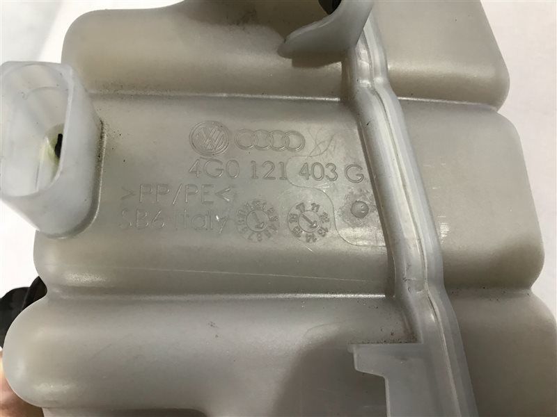 Розширювальний бачок 4G0121403G Audi A7 Audi A6, Audi A7, Audi RS7, Audi S6, Audi S7