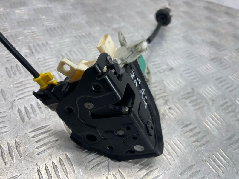 Замок двери 8K0839016D Audi A4