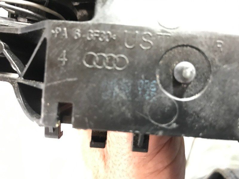 Ручка двери с бесключевым доступом внешняя Audi S7