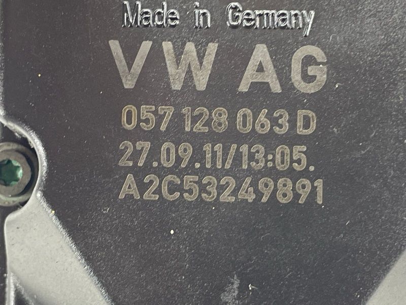 Дроссельная заслонка 057128063D Audi Q7