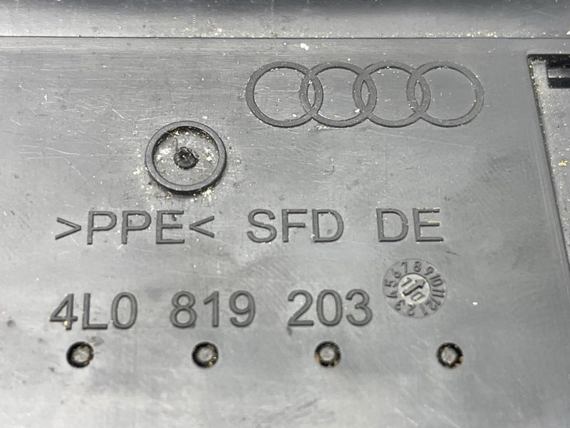 Дефлектор воздуховода 4L0819203K3Q7 Audi Q7