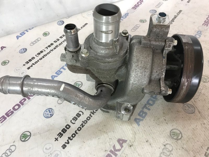 Помпа водяна K2GE8C501BB Ford Escape