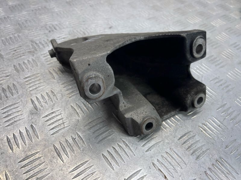 Опора / Кронштейн двигателя 7L6199308C Audi Q7