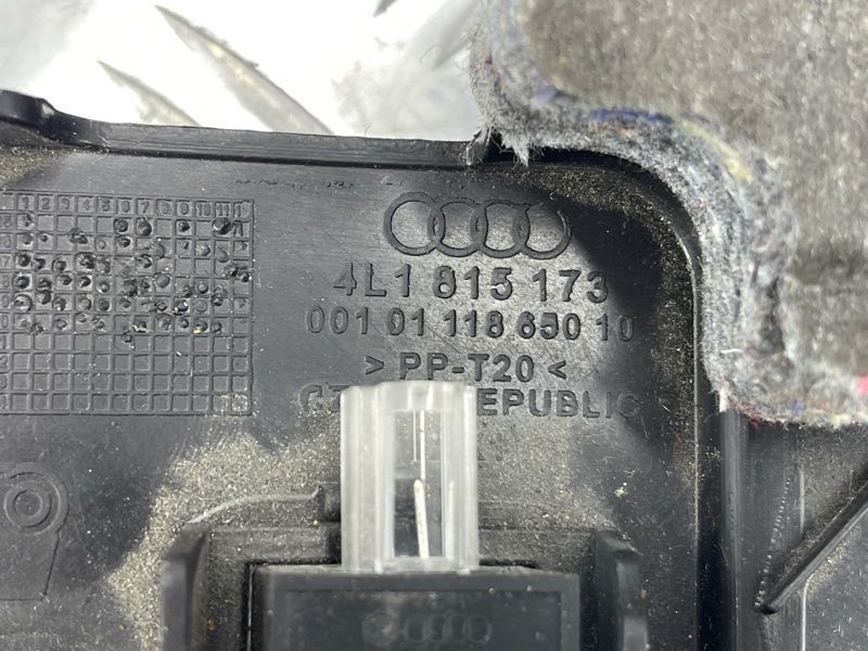 Панель оббивки Audi Q7