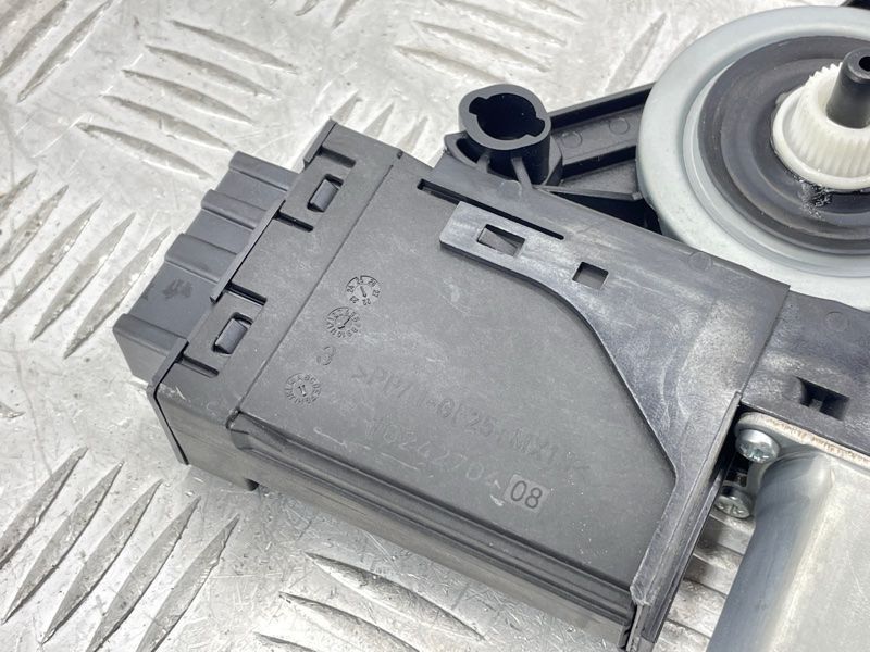 Блок керування дверей 32283266 Polestar 2