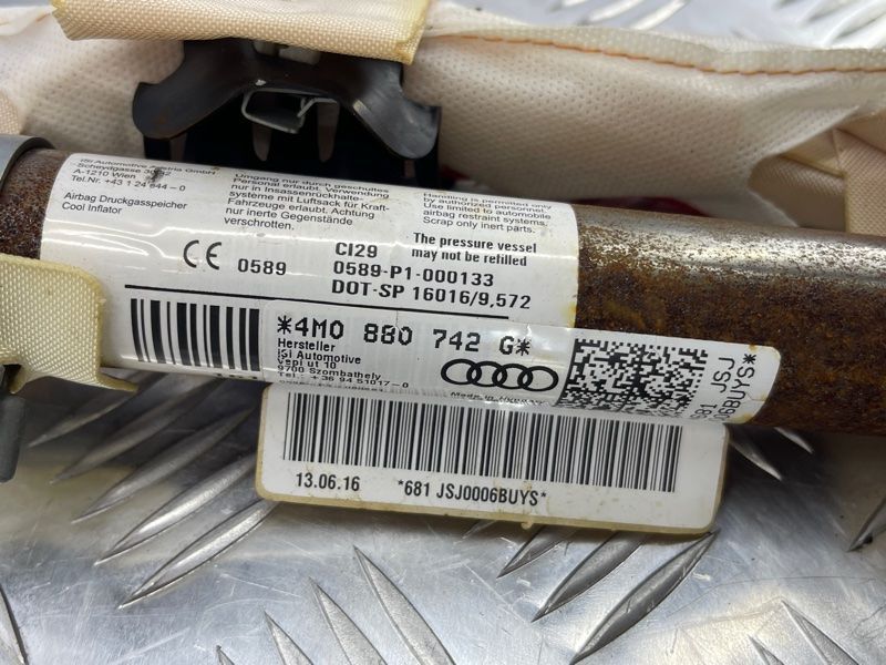 Шторка безопасности боковая / Airbag 4M0880742G Audi Q7