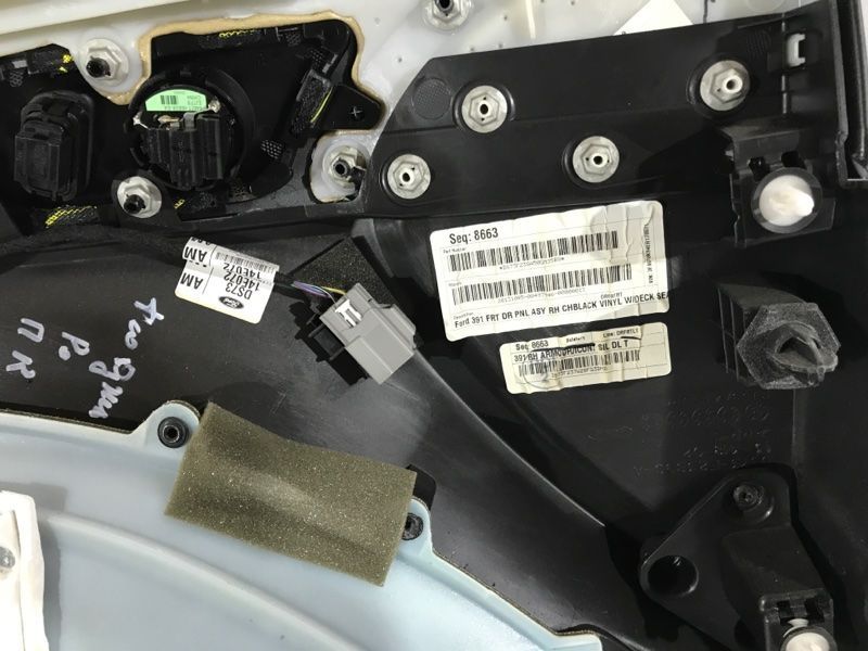 Карта / Обшивка двери Ford Fusion