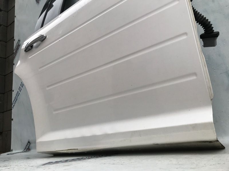 Двері 8A8Z7424630A Ford Flex