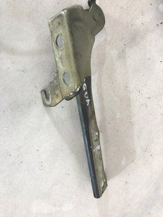Петля капота 5n0823302a Volkswagen Tiguan