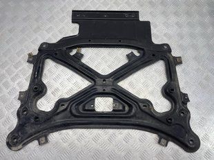 Розпірка підрамника 4M1399345C Audi Q7