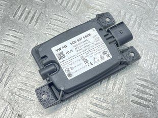 Радар системы распознавания мертвых зон правый 5Q0907686B Volkswagen Passat Volkswagen Atlas, Volkswagen Beetle, Volkswagen Golf, Volkswagen Golf Alltrack, Volkswagen Golf R, Volkswagen Golf SportWagen, Volkswagen GTI, Volkswagen Jetta, Volkswagen Passat