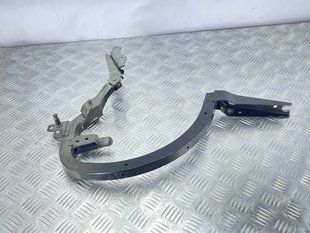 Петля крышки багажника Audi A6