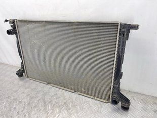 Радіатор охолодження двигуна 8W0121251N Audi Q7