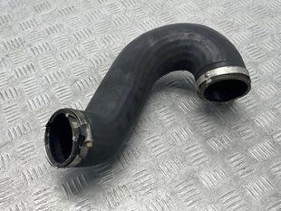 Патрубок 7P0145972A Volkswagen Touareg