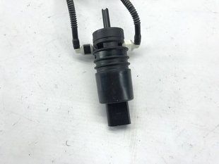 Насос омывателя стекла 1K6955651 Audi Touareg Audi A3, Audi A3 e-tron, Audi A4, Audi A4 Allroad, Audi A6, Audi A6 Allroad, Audi A7, Audi A8, Audi e-tron, Audi e-tron GT, Audi e-tron S, Audi Q3, Audi Q4 e-tron, Audi Q5, Audi Q7, Audi Q8, Audi Q8 e-tron, Audi RS3, Audi RS6 Avant, Audi RS7, Audi RS e-tron GT, Audi RS Q8, Audi S3, Audi S4, Audi S6, Audi S7, Audi S8, Audi SQ5, Audi SQ7, Audi SQ8, Audi SQ8 e-tron, Volkswagen Atlas, Volkswagen Atlas Cross Sport, Volkswagen e-Golf, Volkswagen Golf, Volkswagen Golf Alltrack, Volkswagen Golf R, Volkswagen Golf SportWagen, Volkswagen GTI, Volkswagen ID.4, Volkswagen Jetta, Volkswagen Passat, Volkswagen R32, Volkswagen Rabbit, Volkswagen Taos, Volkswagen Tiguan, Volkswagen Tiguan Limited, Volkswagen Touareg