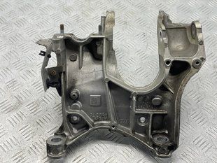Кронштейн підрамника лівий 80A399296S Audi A6 Audi A6, Audi A6 Allroad, Audi A7, Audi A8, Audi Q7, Audi Q8, Audi S6, Audi S7