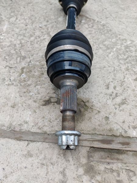 Піввісь 7P0407271B Audi Q7