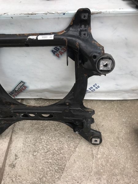 Підрамник передній 7L0400025 Audi Q7
