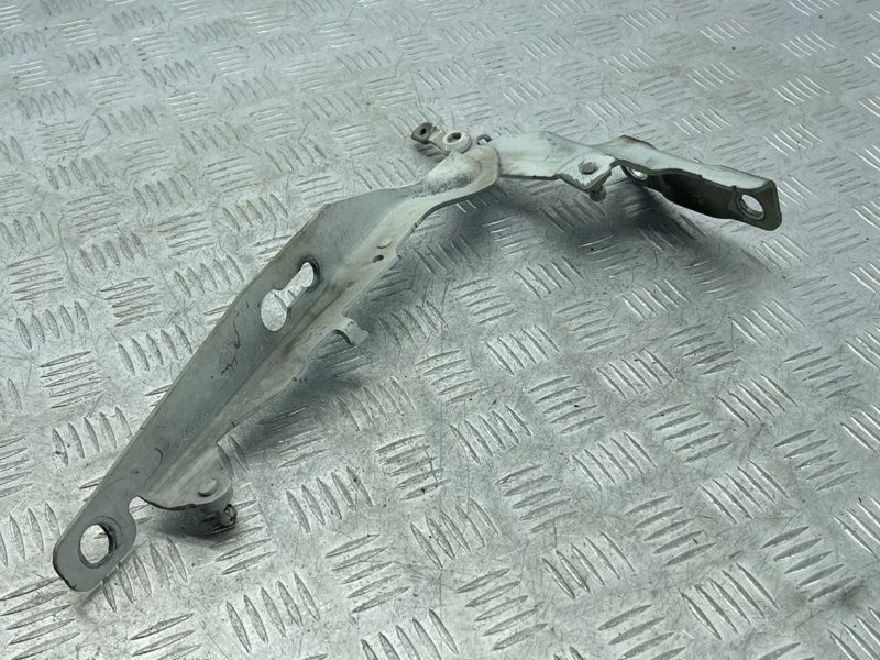 Петля капота 31385815 Volvo XC60