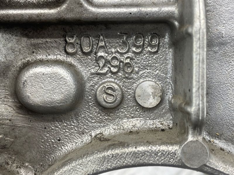 Кронштейн подрамника левый 80A399296S Audi A6 Audi A6, Audi A6 Allroad, Audi A7, Audi A8, Audi Q7, Audi Q8, Audi S6, Audi S7