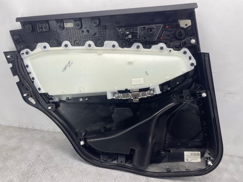 Обшивка дверей KT4Z5827411BB Ford Edge