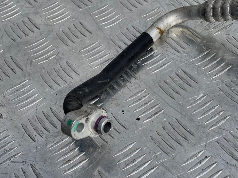 Трубка кондиционера 7P0820721H Volkswagen Touareg